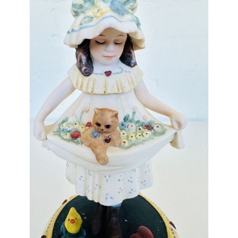 Jan Hagara's "Natalie"‎ Musical Figurine c1984 #3623 LE  The Heirloom Tradition
